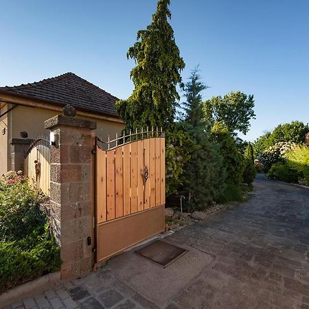 Bonifert Vendeghaz Hotel Dunabogdany Bagian luar foto