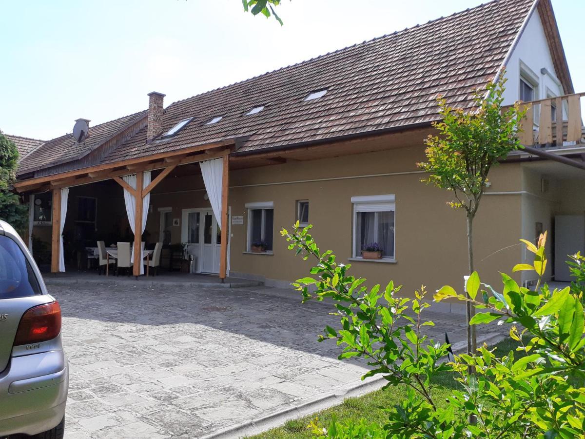 Bonifert Vendeghaz Hotel Dunabogdany Bagian luar foto